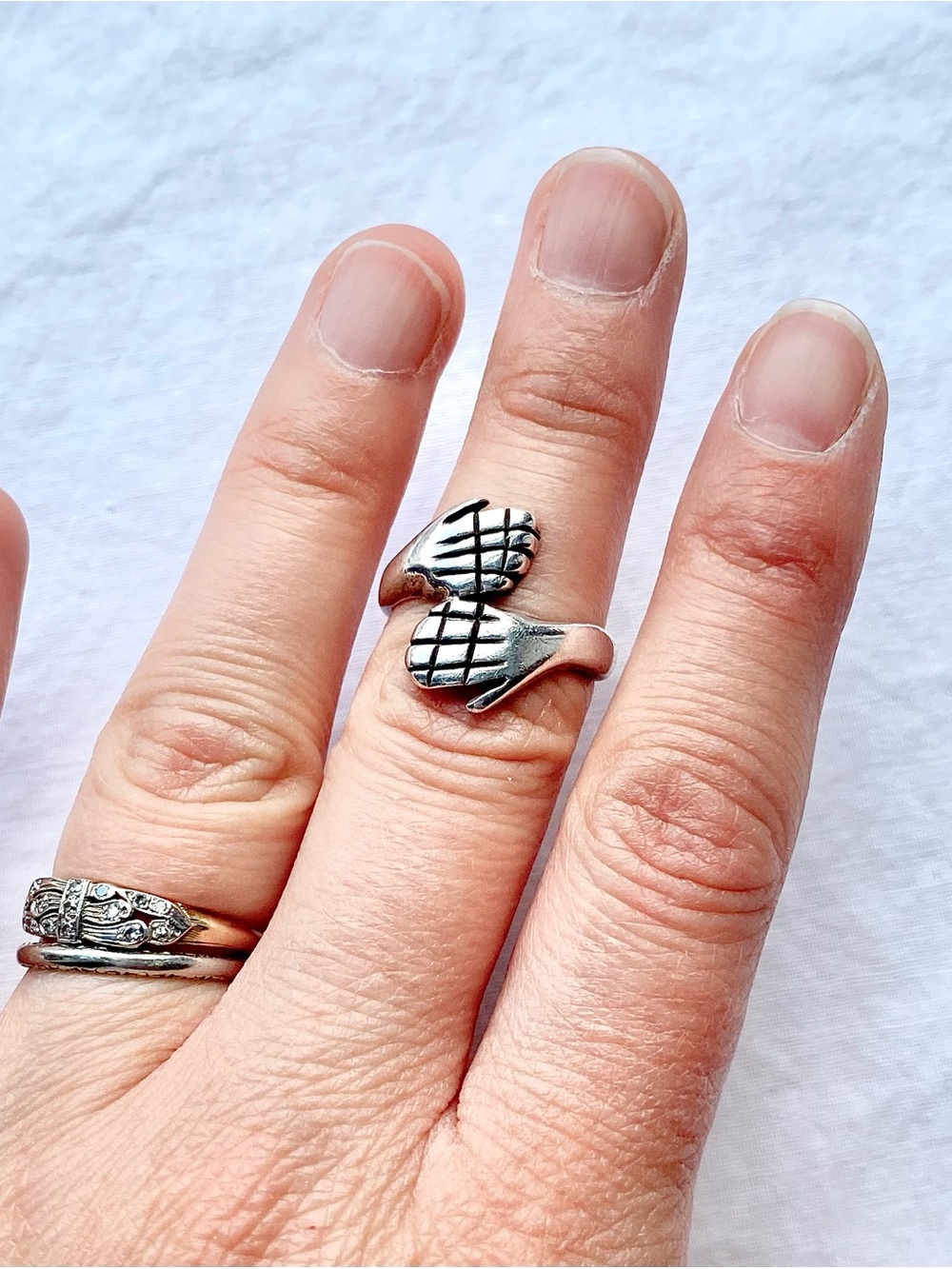 Vintage Taxco MX Sterling Hugging Hands Ring size 4.5